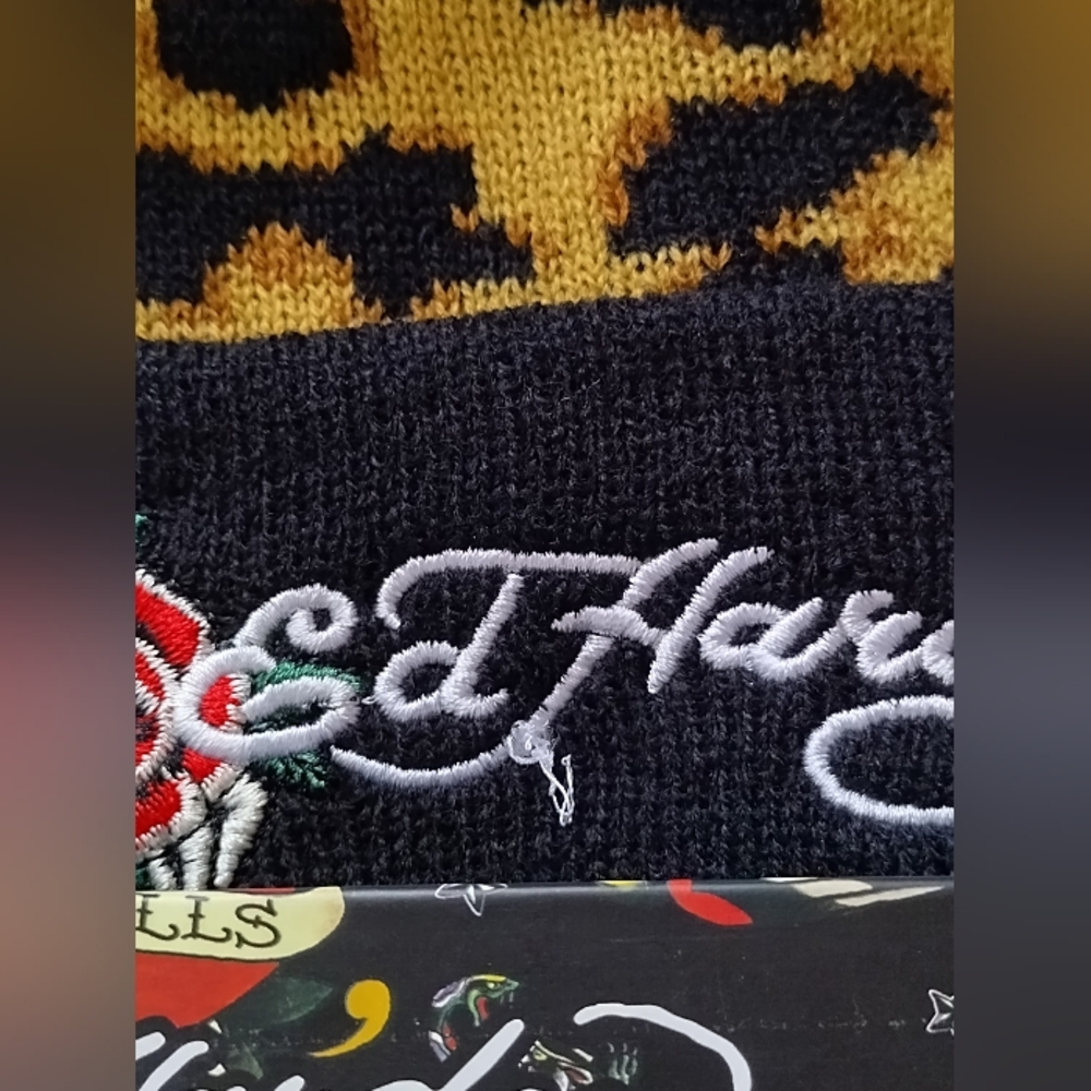 Ed Hardy Beanie Hat & Glove Gift Set Love Kills Animal Leopard Print - Picture 7 of 10